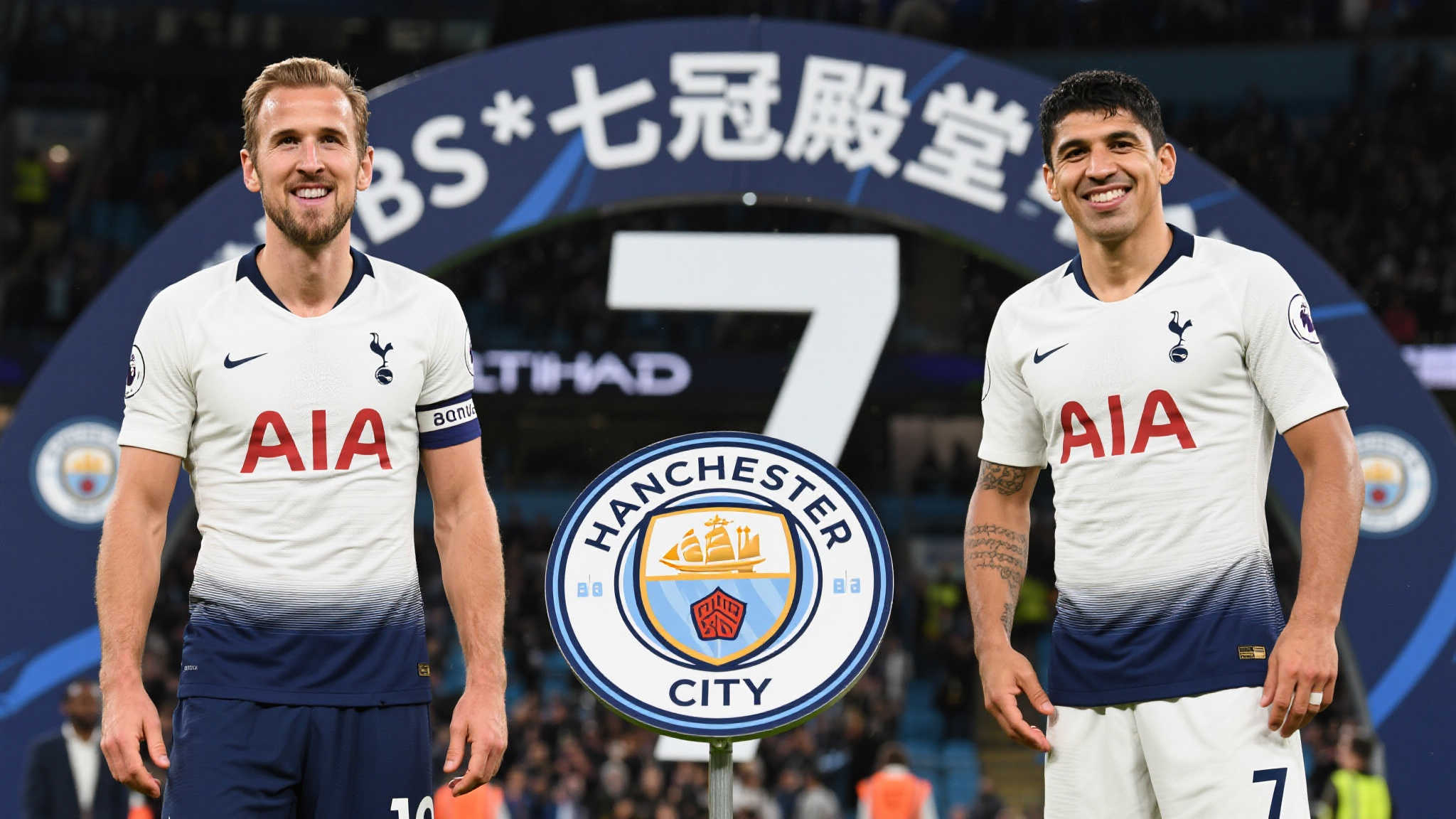 萨拉赫追平凯恩与阿圭罗,以7次获选英超月度最佳球员领跑纪录 萨拉赫追平凯恩与阿圭罗,以7次获选英超月度最佳球员领跑纪录